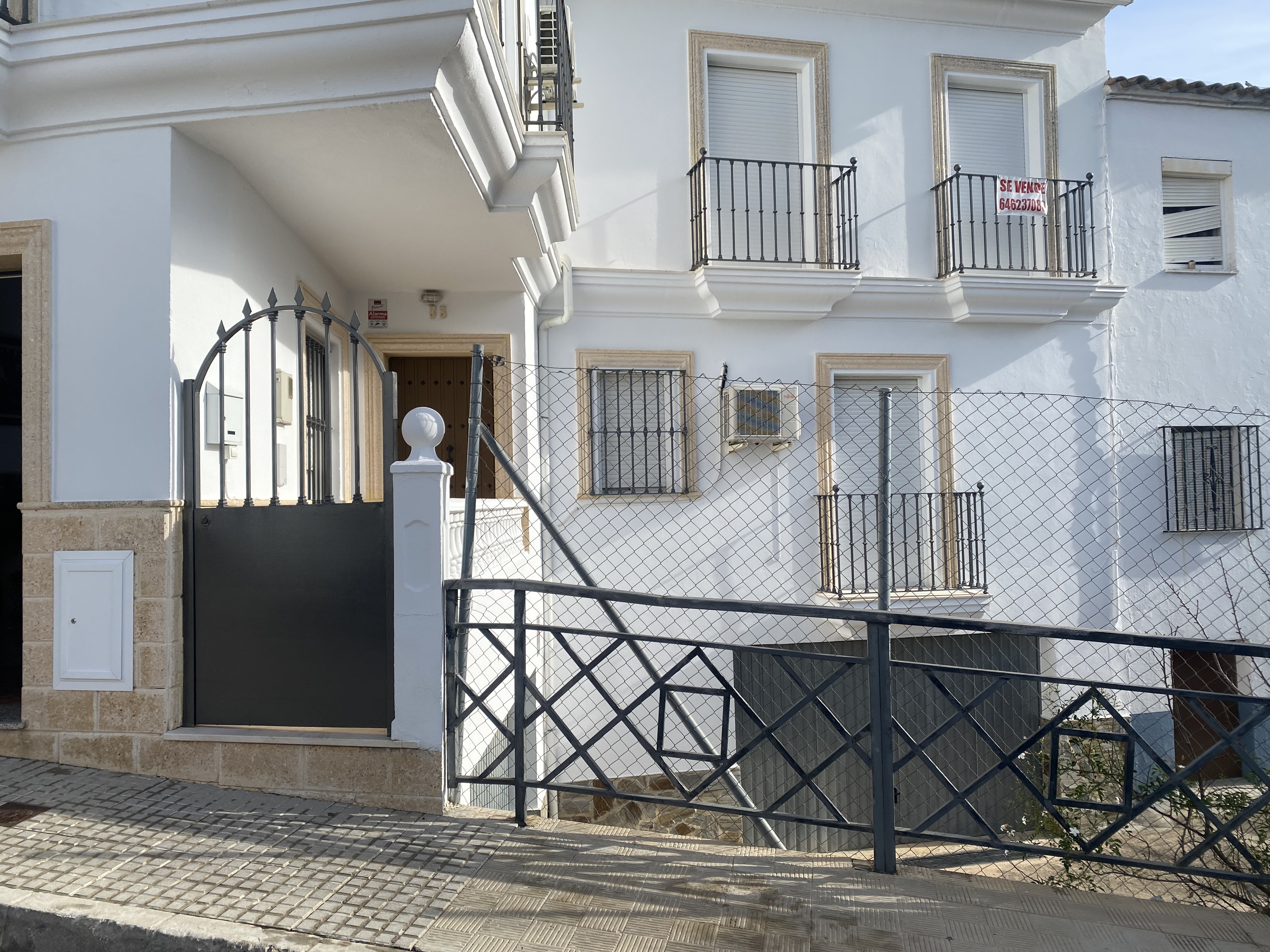 Qlistings - Pine Tree Townhouse Property Image